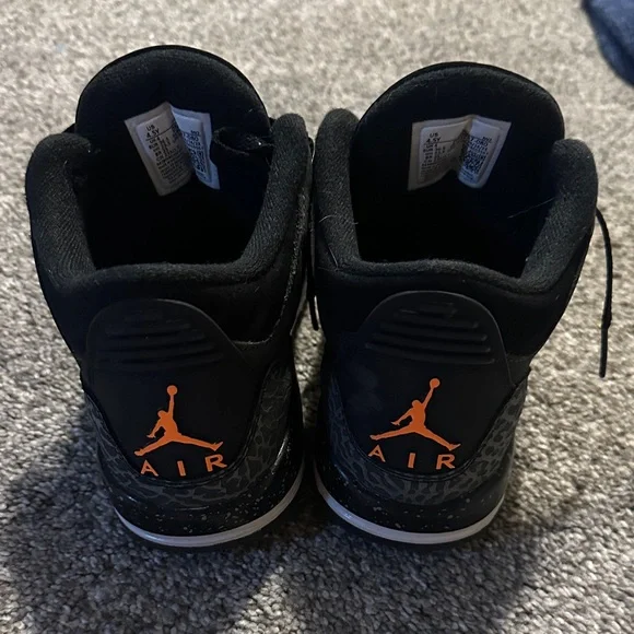 Jordan Sneakers - Picture 2 of 4